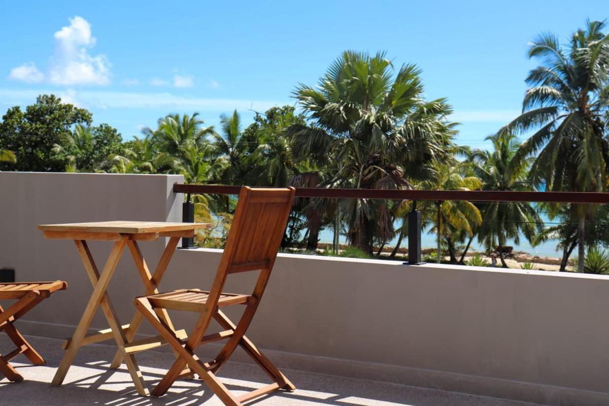 Blue Lagoon Baie Lazare  Exterior photo